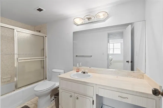 $499,000 | 5001 Collins Avenue, Unit 4G, Miami Beach, FL 33140