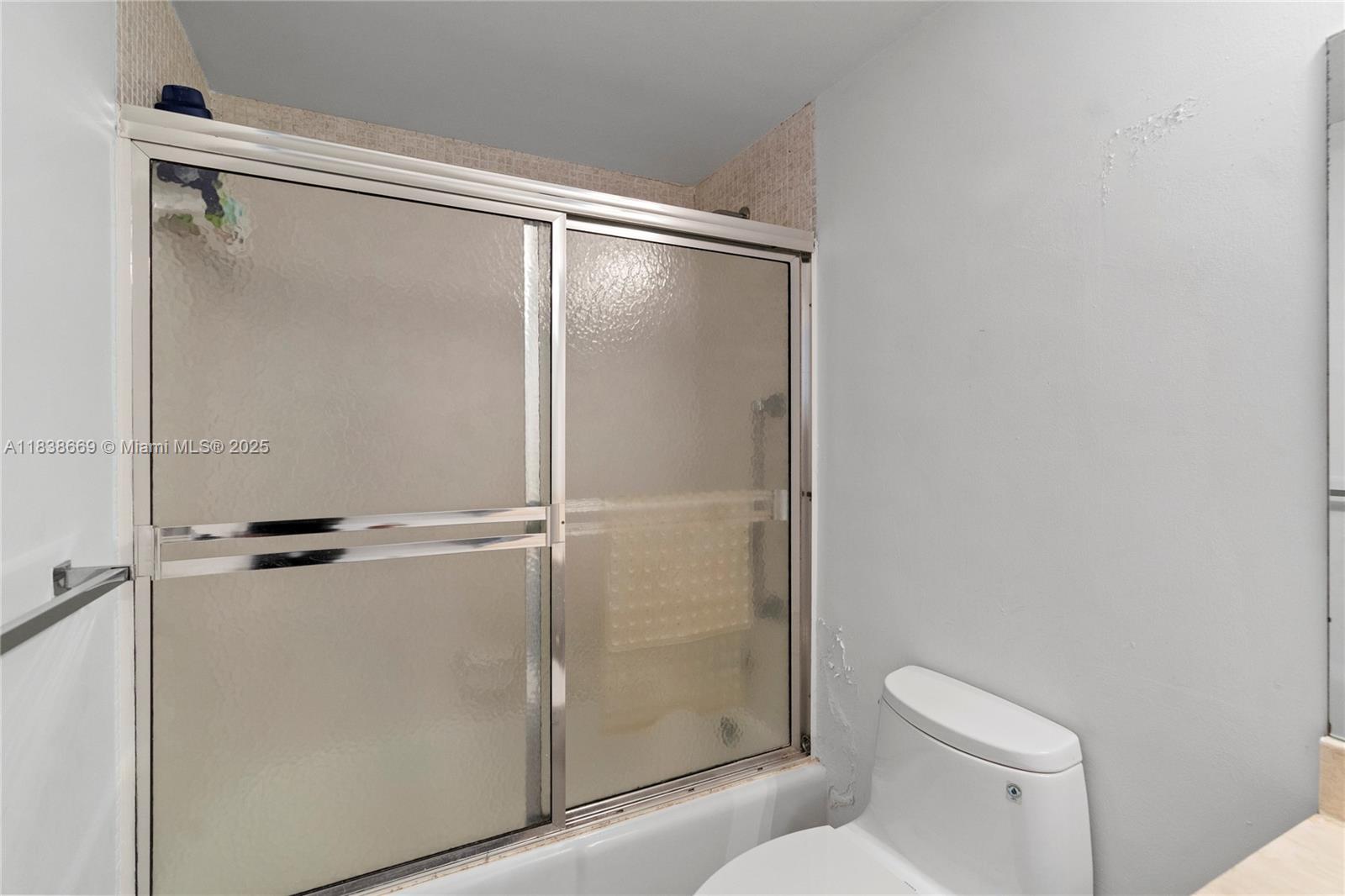 5001 Collins Avenue, Unit 4G Miami Beach, FL 33140 - Photo 20 of 30