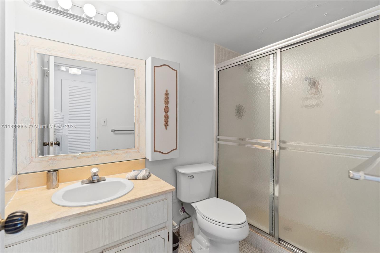 5001 Collins Avenue, Unit 4G Miami Beach, FL 33140 - Photo 25 of 30