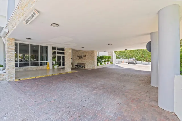 $499,000 | 5001 Collins Avenue, Unit 4G, Miami Beach, FL 33140