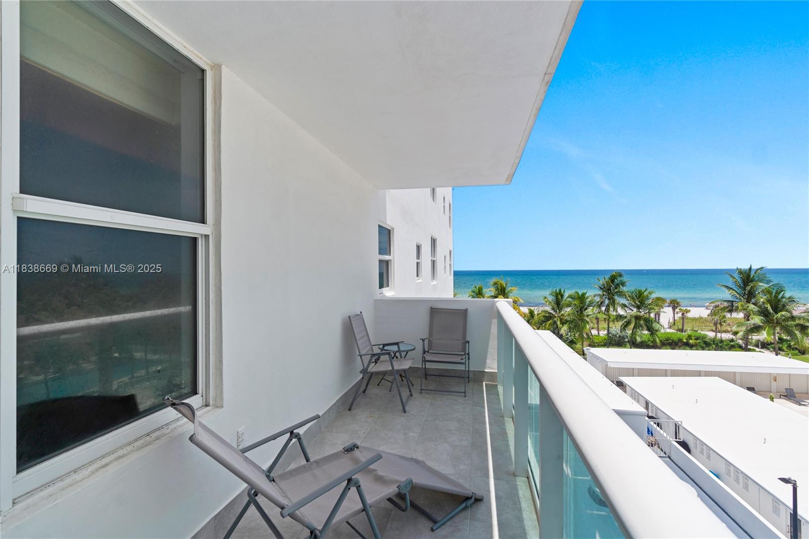 5001 Collins Avenue, Unit 4G Miami Beach, FL 33140 - Photo 3 of 30