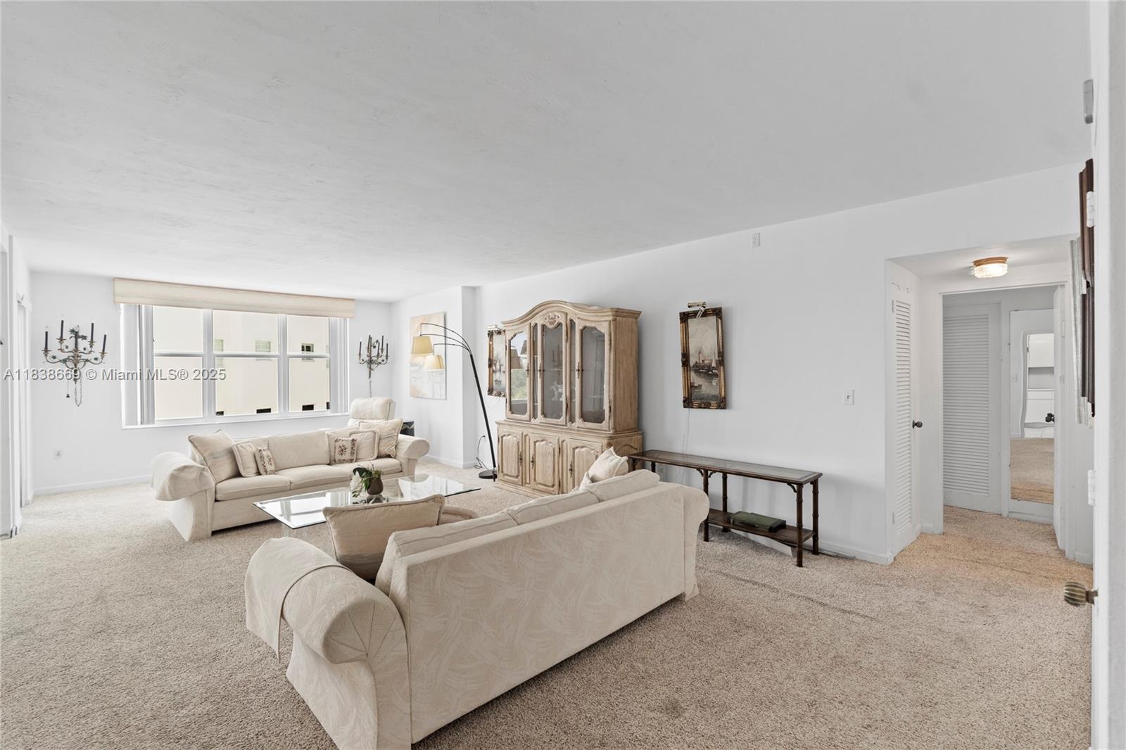 5001 Collins Avenue, Unit 4G Miami Beach, FL 33140 - Photo 9 of 30