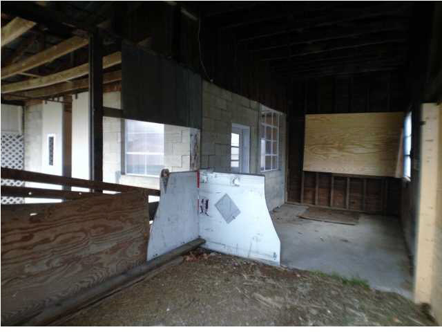1344 South Yankeetown Road Boonville, IN 47601 - Photo 11 of 30 Gallery Image 11
