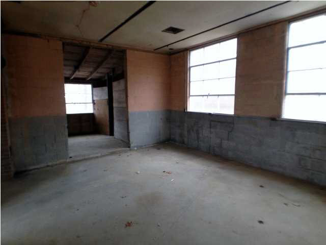 1344 South Yankeetown Road Boonville, IN 47601 - Photo 12 of 30 Gallery Image 12
