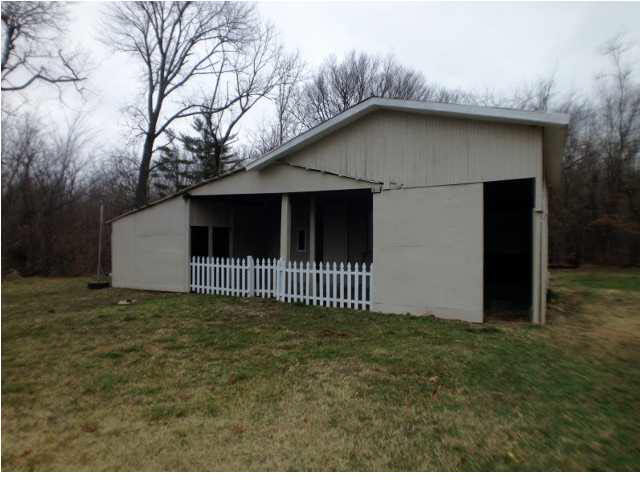1344 South Yankeetown Road Boonville, IN 47601 - Photo 9 of 30 Gallery Image 9
