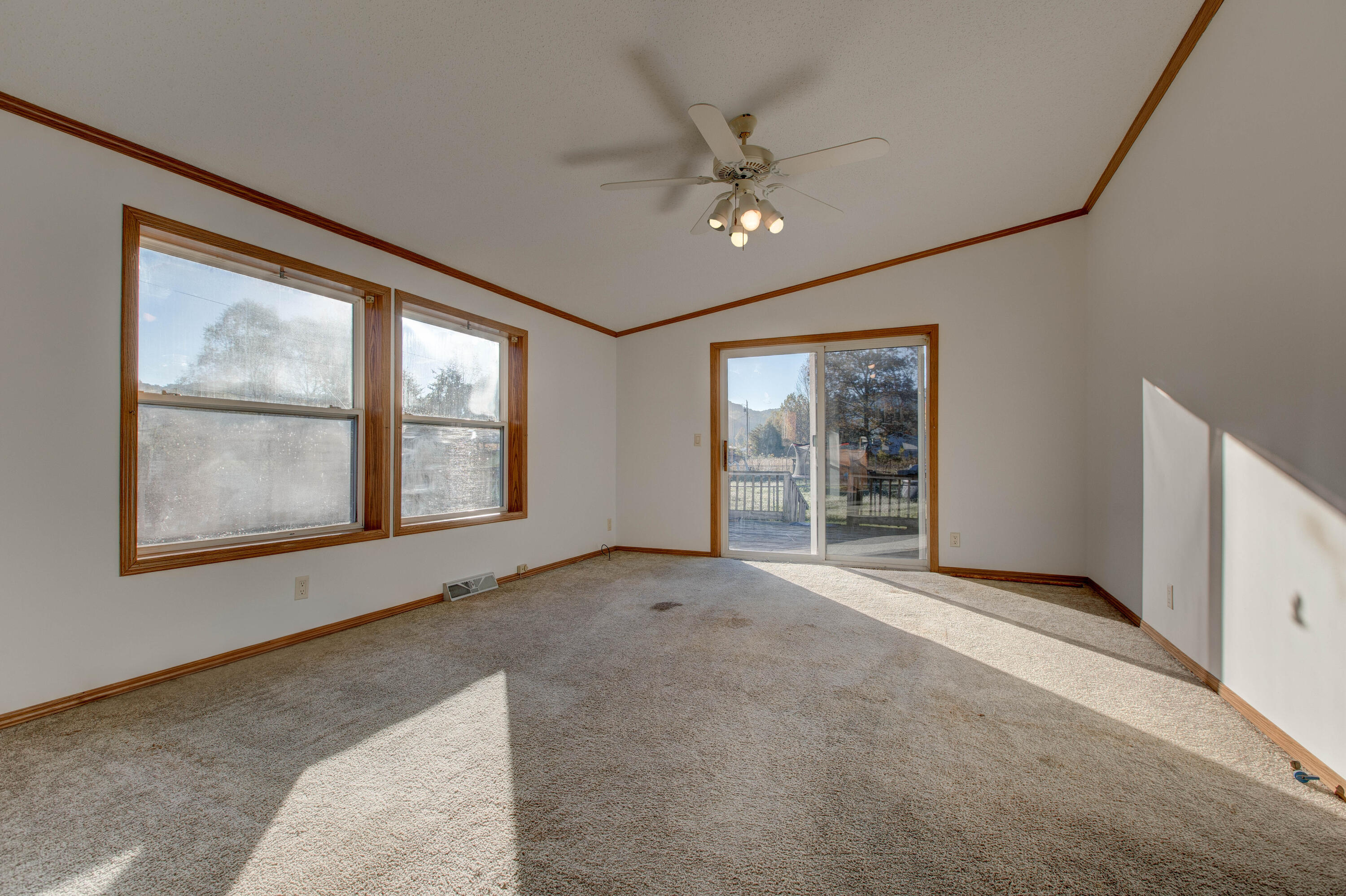 1050 Hatton Creek Road Stanton, KY 40380 - Photo 14 of 28 Family Room