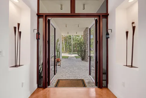 $2,695,000 | 12301 Southwest 107th Avenue, Miami, FL 33176