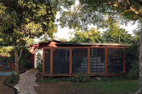 $2,695,000 | 12301 Southwest 107th Avenue, Miami, FL 33176