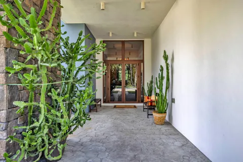 $2,695,000 | 12301 Southwest 107th Avenue, Miami, FL 33176