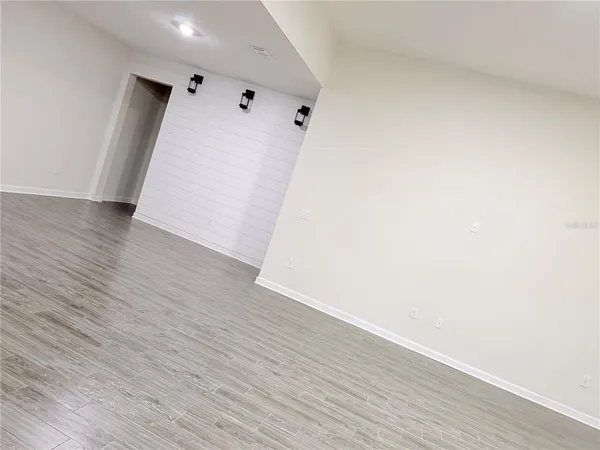 $2,500 | 2065 Camden Loop, Davenport, FL 33837