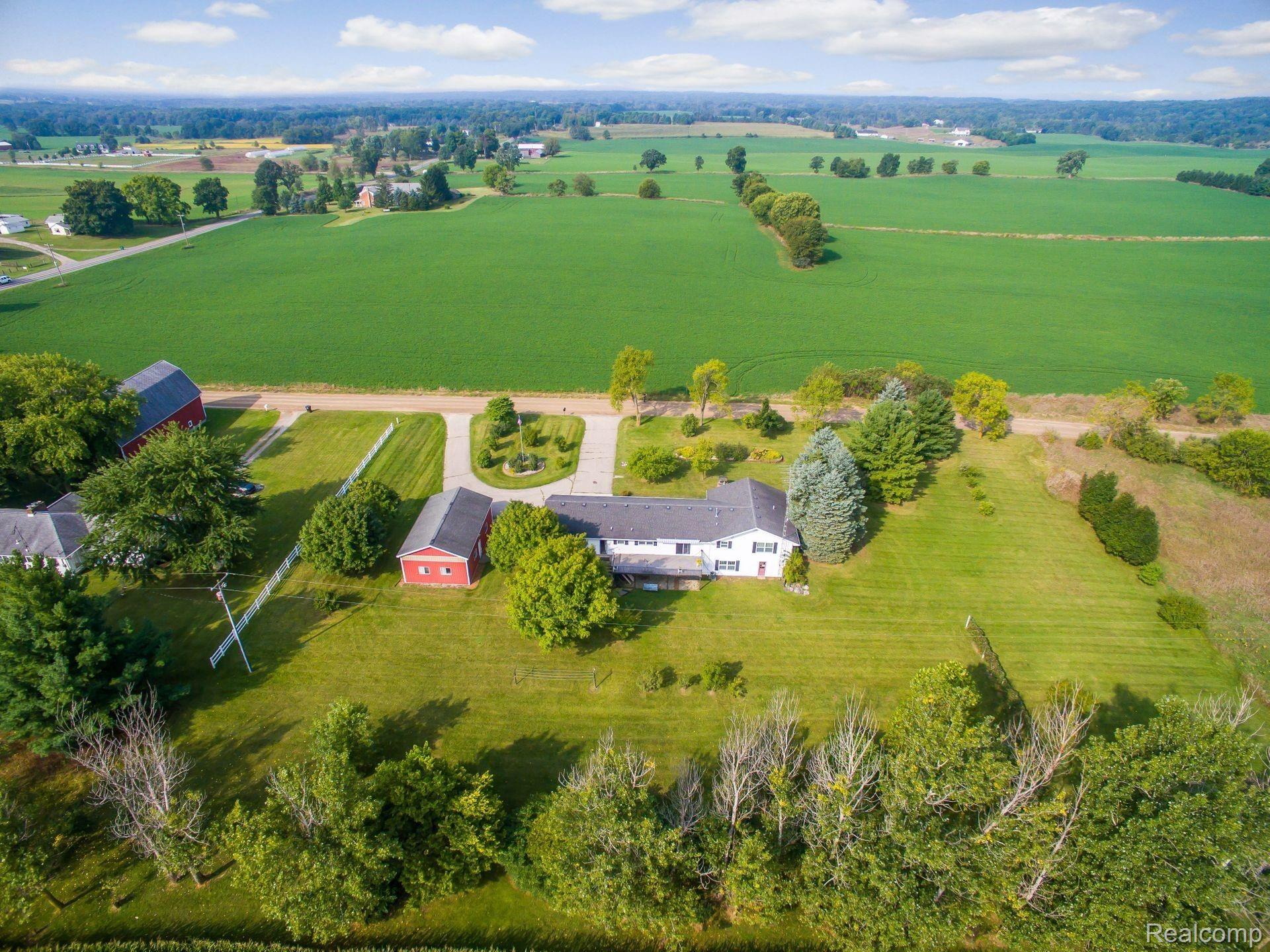 8897 Smythe Road Manchester, MI 48158 - Photo 4 of 36 4.jpg