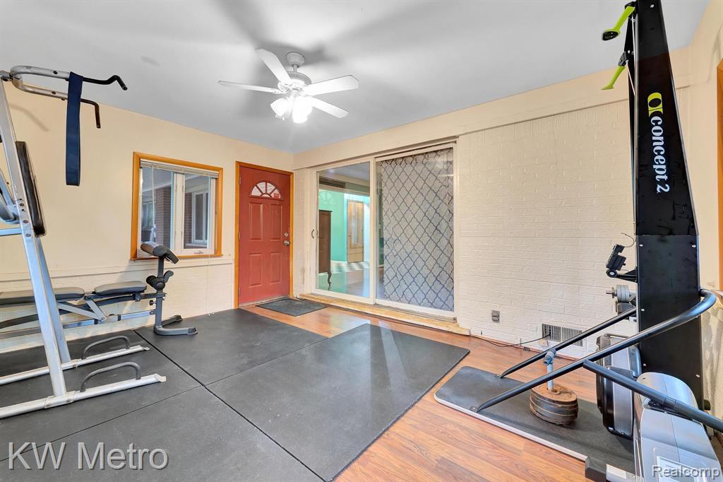 7380 Villamuer Road West Bloomfield, MI 48322 - Photo 24 of 59
