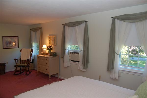 8 Oak Hill Road Mendon, MA 01756 - Photo 16 of 27 Gallery Image 16
