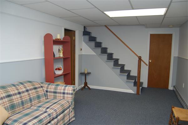 8 Oak Hill Road Mendon, MA 01756 - Photo 18 of 27 Gallery Image 18