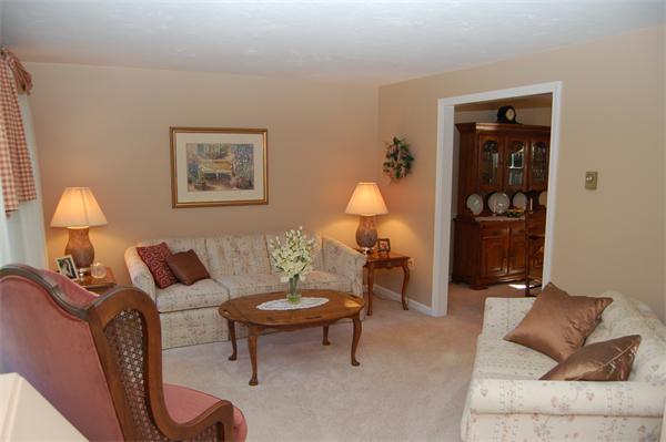 8 Oak Hill Road Mendon, MA 01756 - Photo 4 of 27 Gallery Image 4
