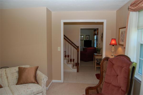 8 Oak Hill Road Mendon, MA 01756 - Photo 5 of 27 Gallery Image 5
