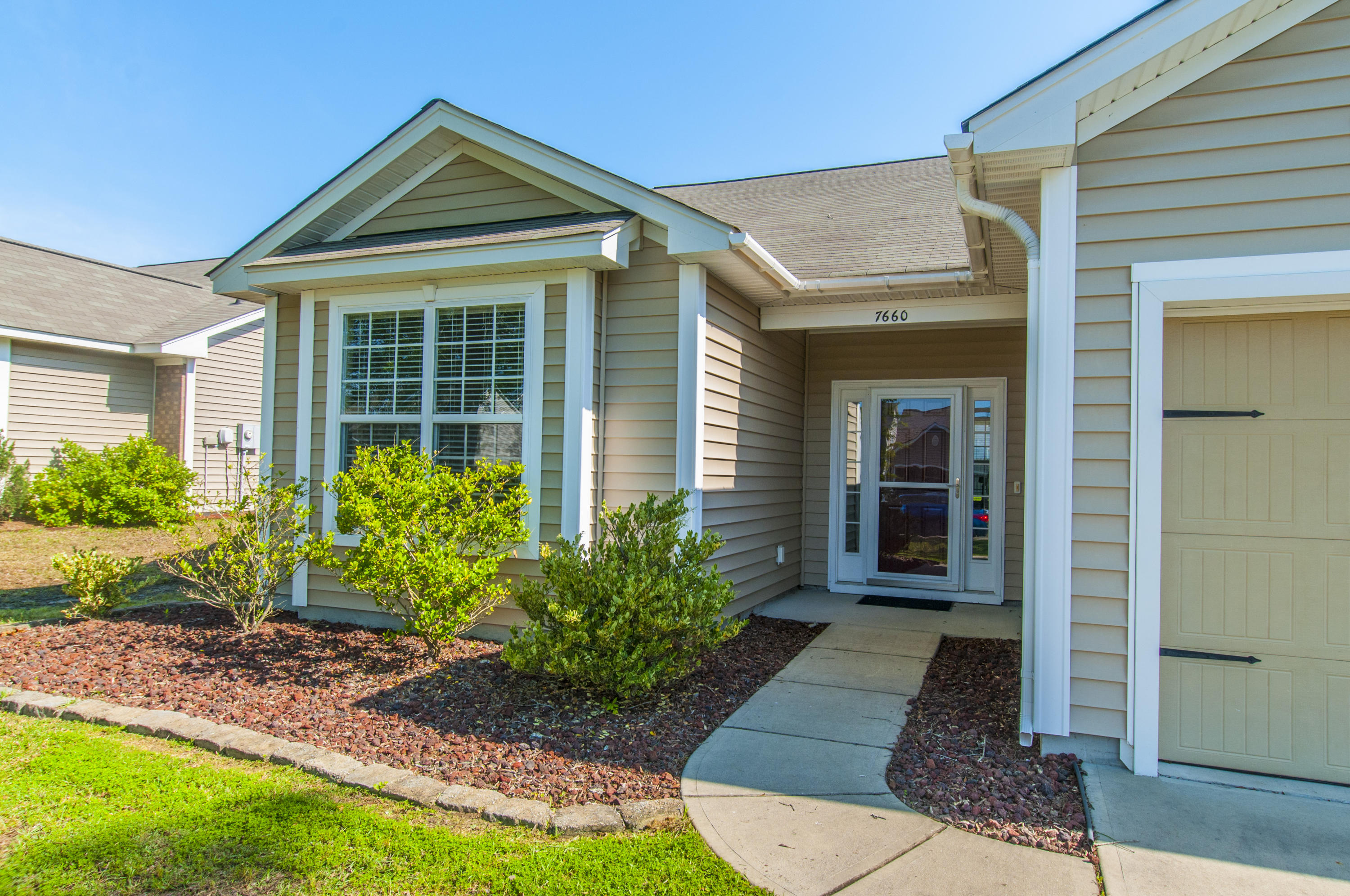 7660 Eagle Lake Road North Charleston, SC 29418 - Photo 2 of 29 _DSC4947