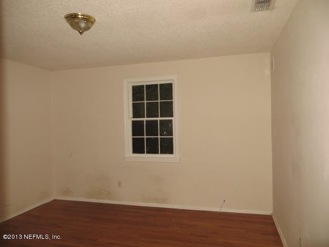 2414 Ridgewood Road Jacksonville, FL 32207 - Photo 5 of 9 Bedroom