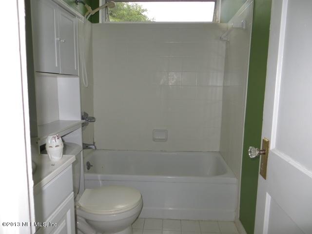 2414 Ridgewood Road Jacksonville, FL 32207 - Photo 6 of 9 Bathroom
