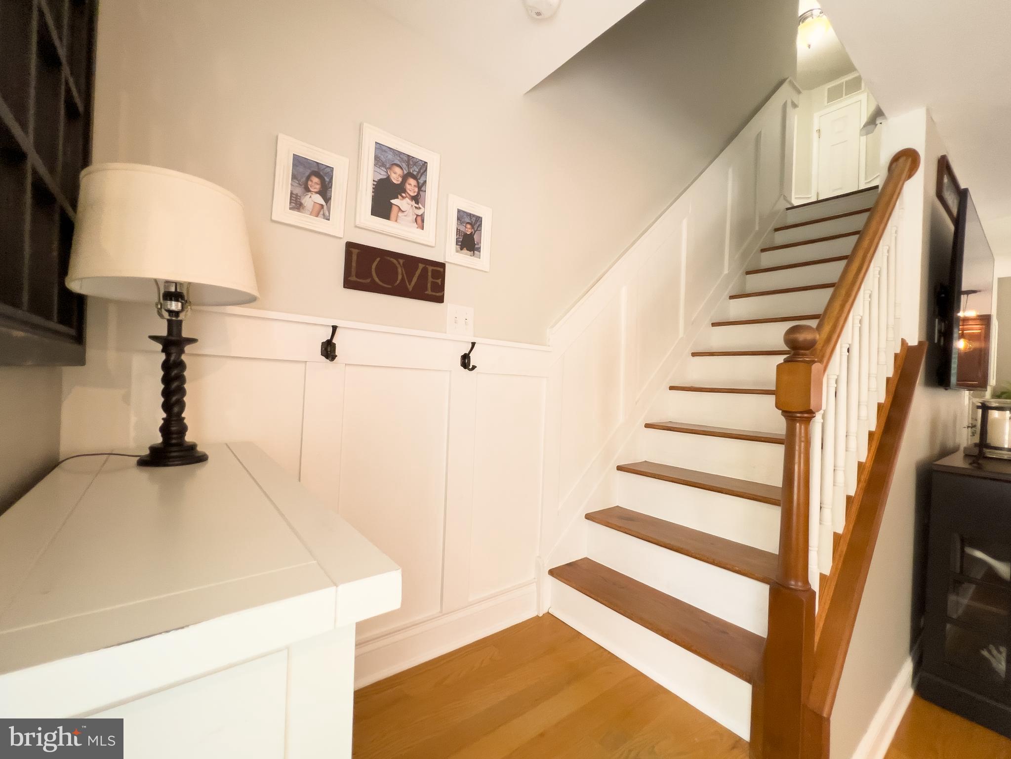 58 Woodside Drive Tabernacle, NJ 08088 - Photo 23 of 53 Staircase to second floor