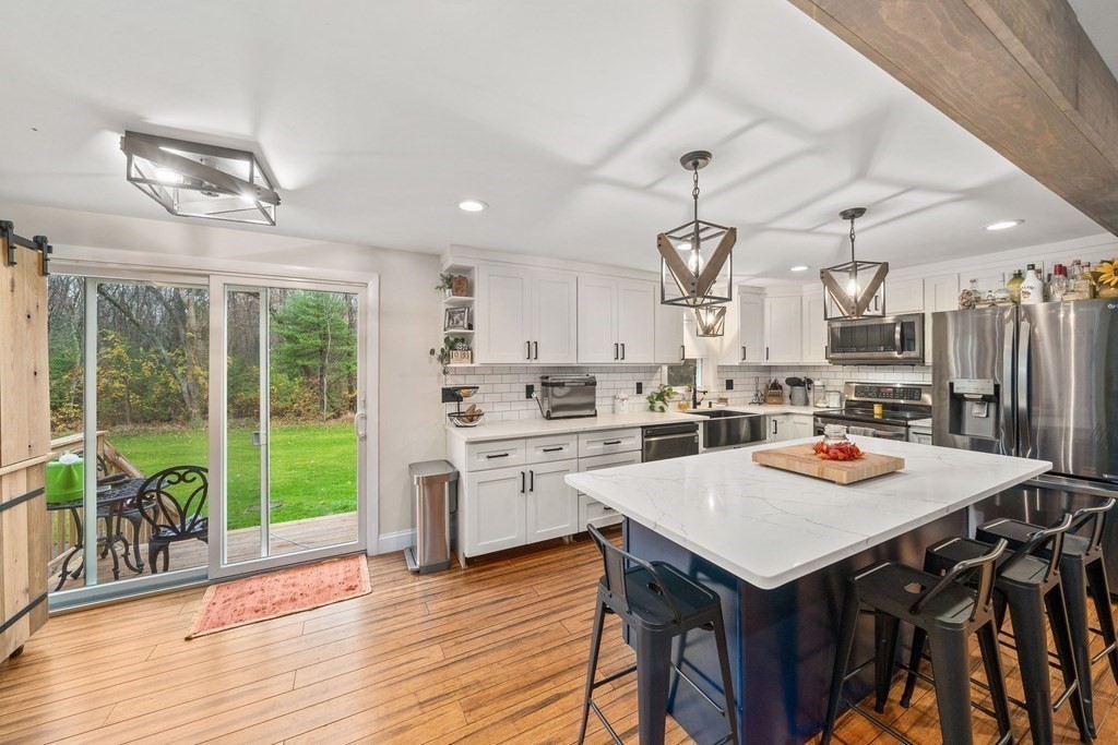 370 Bay Road Easton, MA 02356 - Photo 4 of 38 Gallery Image 4