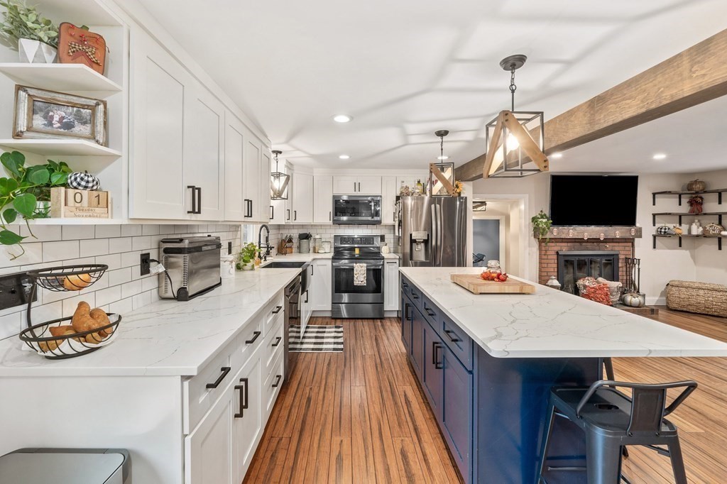 370 Bay Road Easton, MA 02356 - Photo 7 of 38 Gallery Image 7