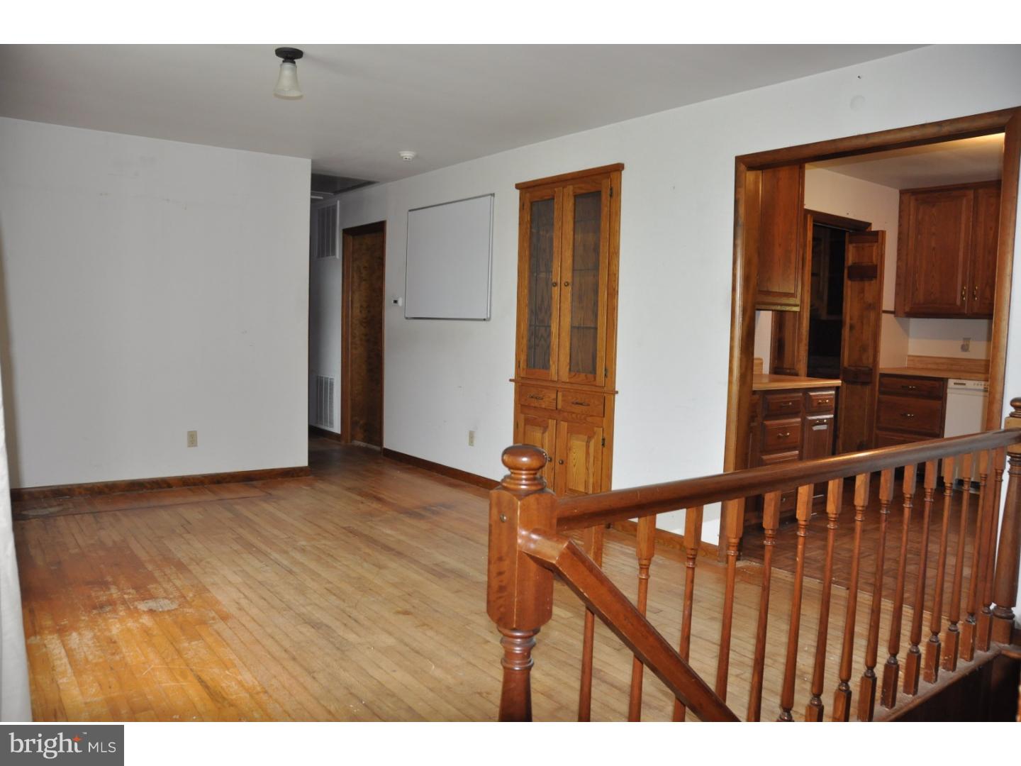 25553 Mt Pleasant Road Columbus, NJ 08022 - Photo 3 of 24 Dining Room