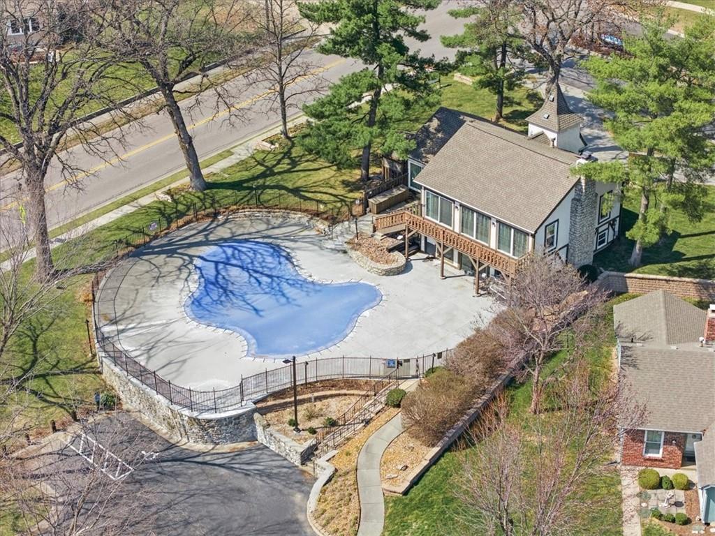 9985 Edelweiss Circle Merriam, KS 66203 - Photo 3 of 29