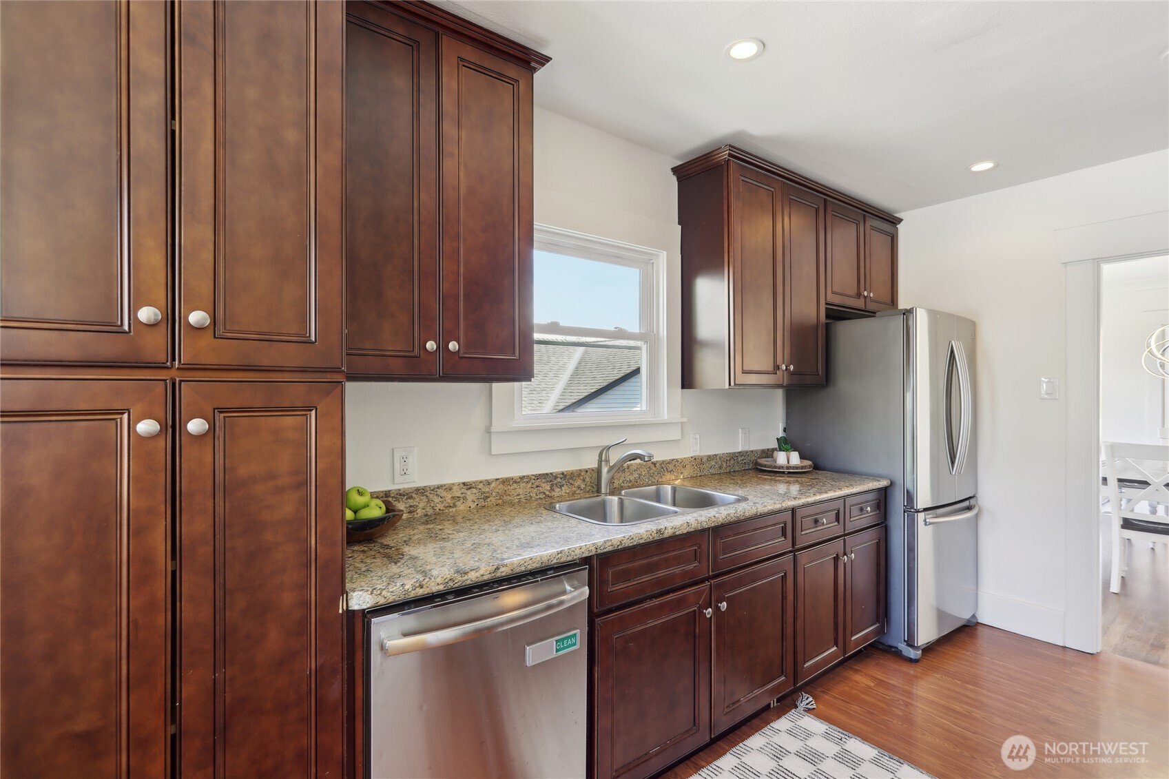 910 North 75th Street Seattle, WA 98103 - Photo 8 of 37 Gallery Image 8