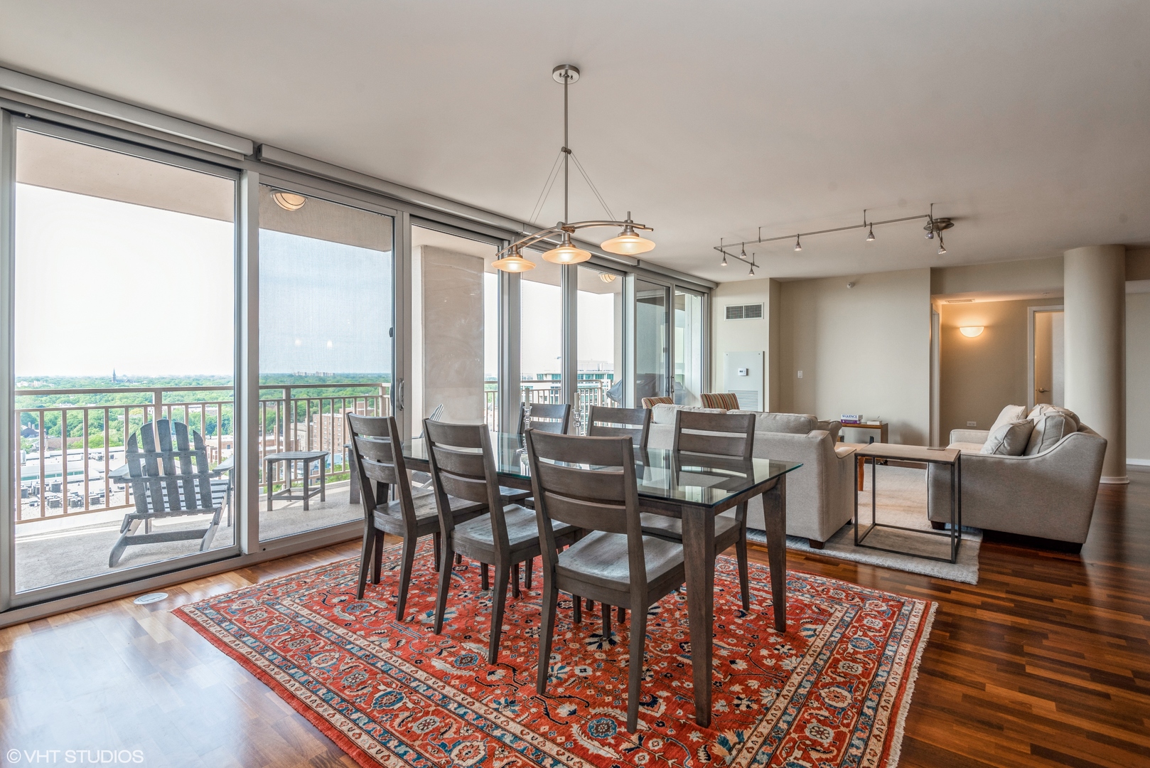 807 Davis Street, Unit 1501 Evanston, IL 60201 - Photo 5 of 17
