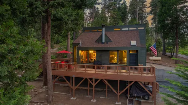 $849,900 | 39873 Little Shuteye Lane, Shaver Lake, CA 93664