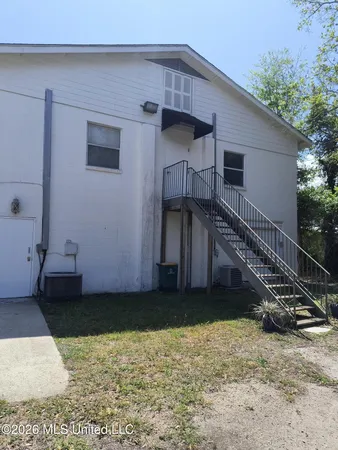 $950 | 1956 East Pass Road, Unit B, Gulfport, MS 39507