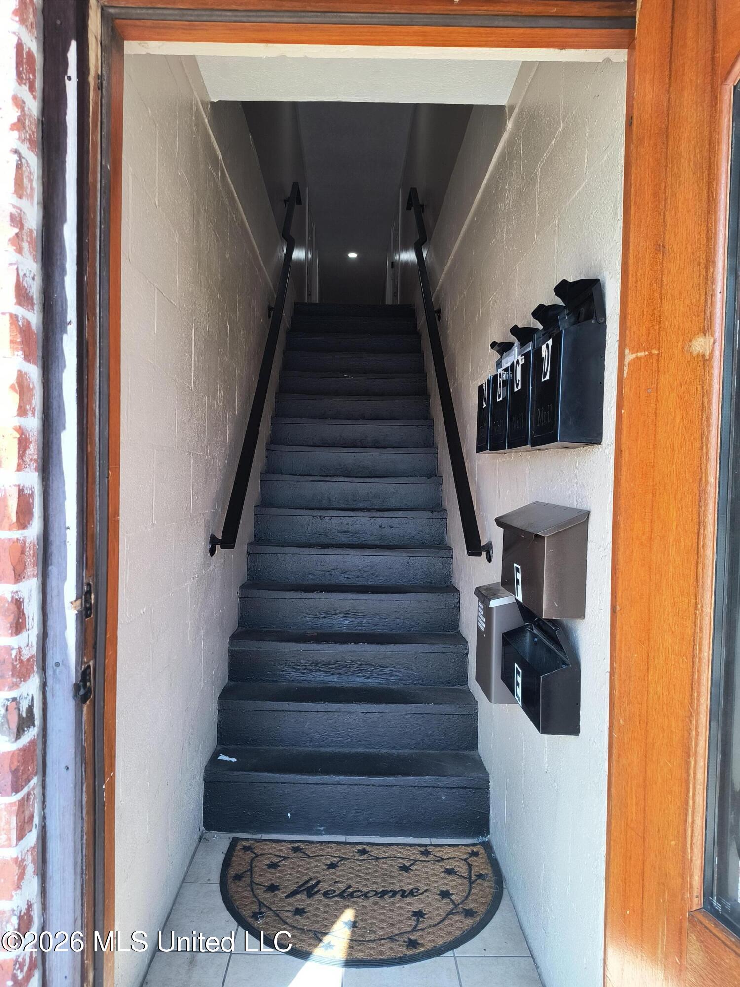 1956 East Pass Road, Unit B Gulfport, MS 39507 - Photo 2 of 12 1000002042