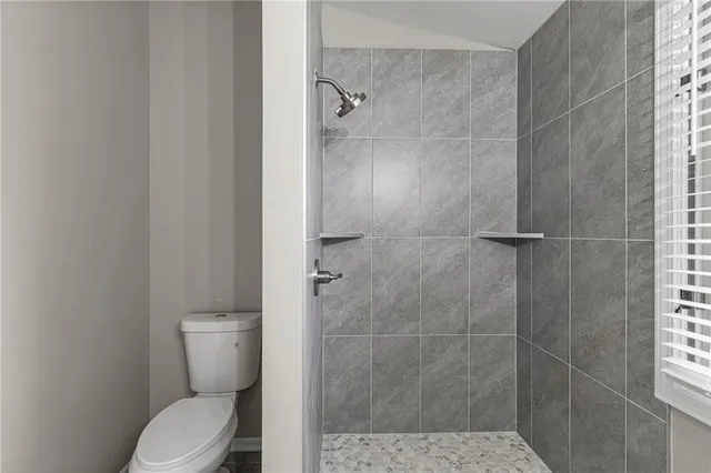 $279,900 | 2001 Northeast 62nd Street, Gladstone, MO 64118