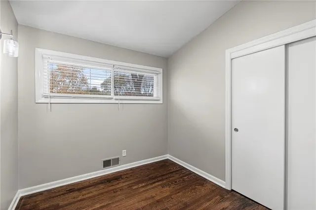 $279,900 | 2001 Northeast 62nd Street, Gladstone, MO 64118