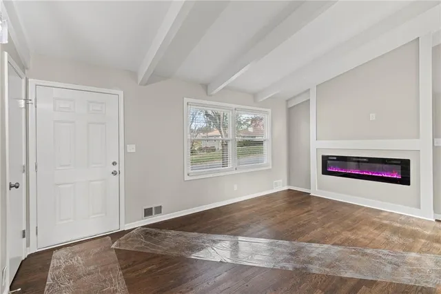 $279,900 | 2001 Northeast 62nd Street, Gladstone, MO 64118