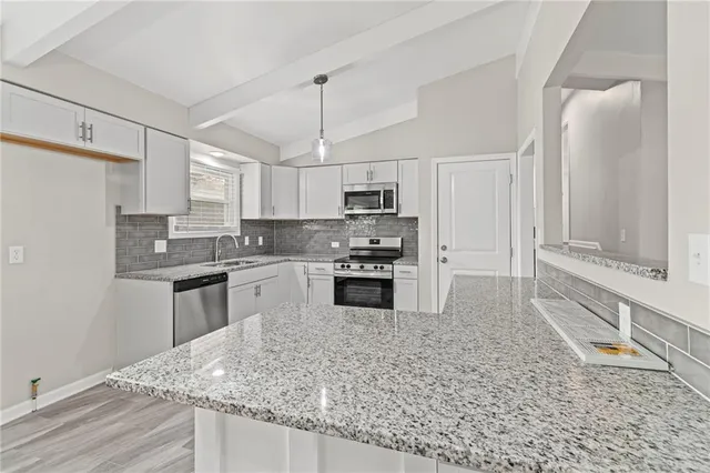 $279,900 | 2001 Northeast 62nd Street, Gladstone, MO 64118