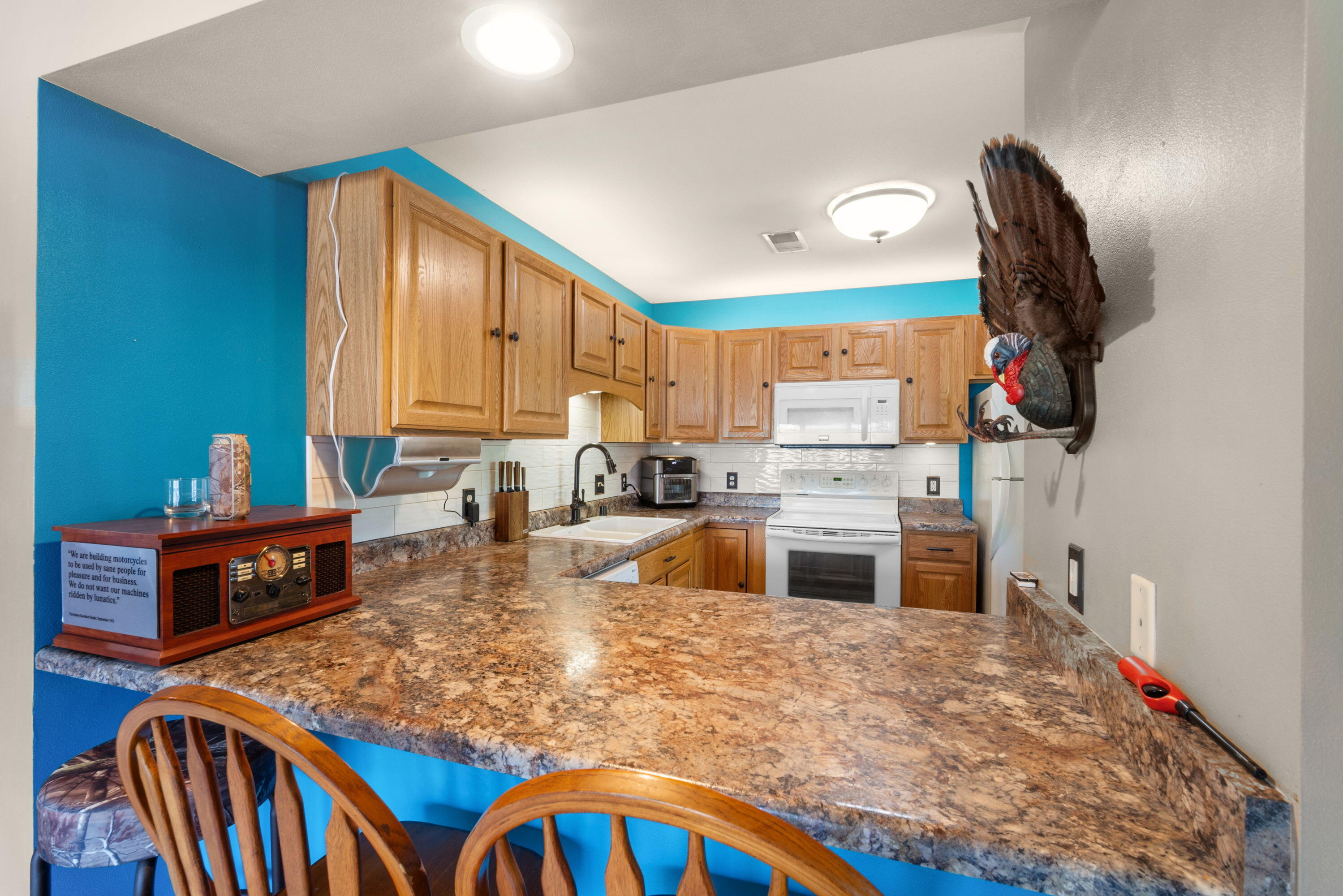 951 Spring Court Newburg, WI 53095 - Photo 6 of 20 7_imgDSC04633