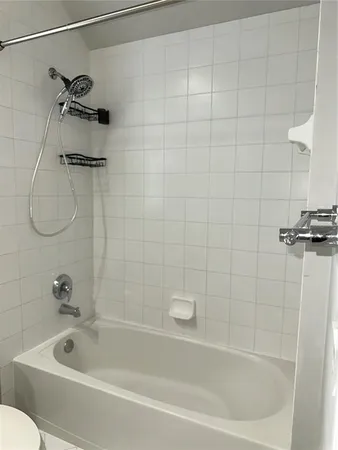 $1,400 | 2100 Common Way Road, Unit GARAGE, Orlando, FL 32814