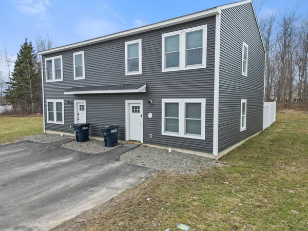 $289,000 | 35 Wildwood Drive, Bangor, ME 04401