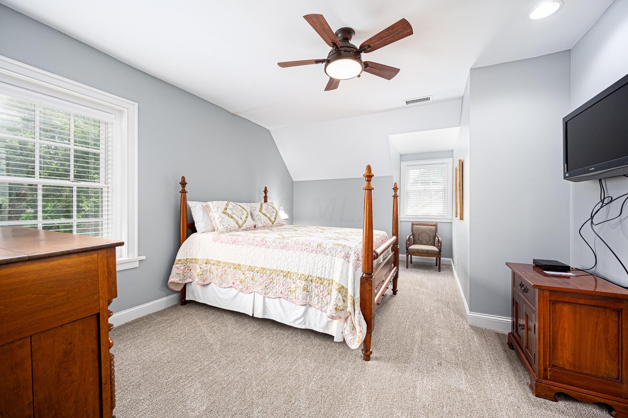 1558 Roxbury Road Columbus, OH 43212 - Photo 34 of 66 Bedroom 3