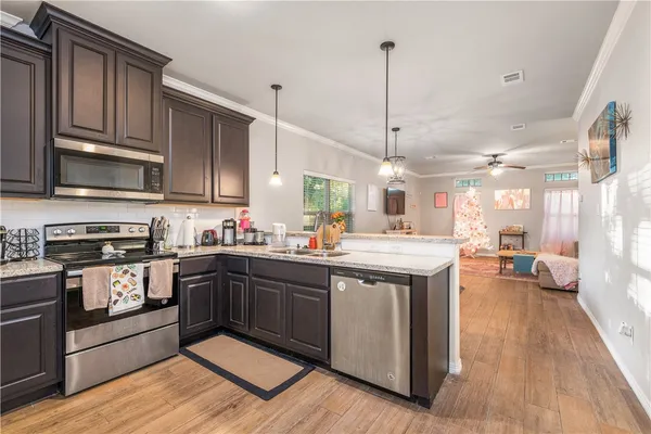 $800 | 120 B Richards Street, College Station, TX 77840