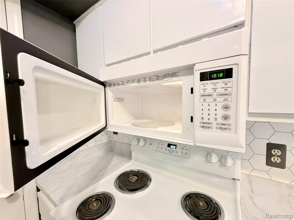 1550 Meadowside Drive, Unit 187 Rochester, MI 48307 - Photo 22 of 43