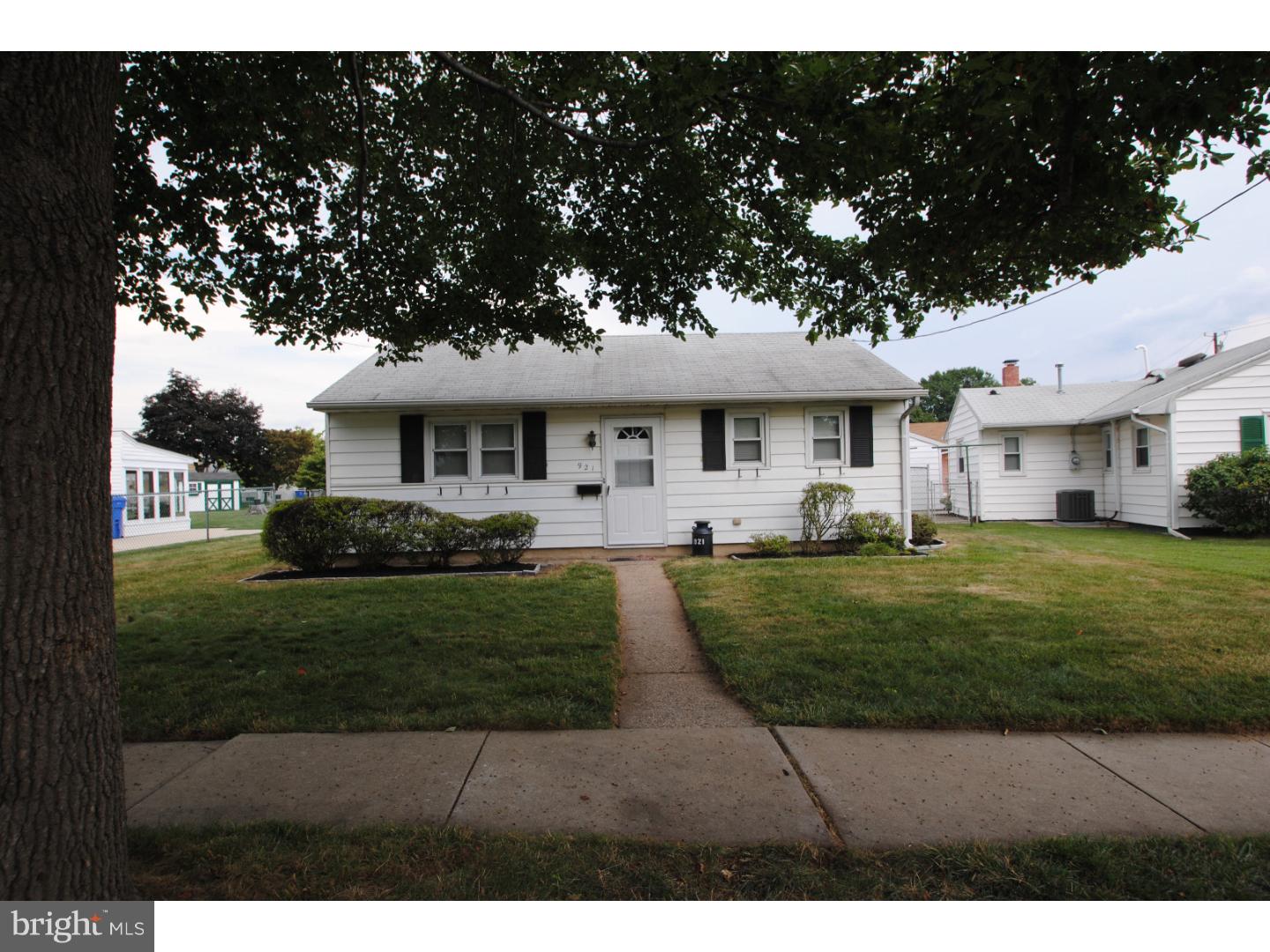 921 Mooney Road Burlington, NJ 08016 - Photo 2 of 17 Gallery Image 2