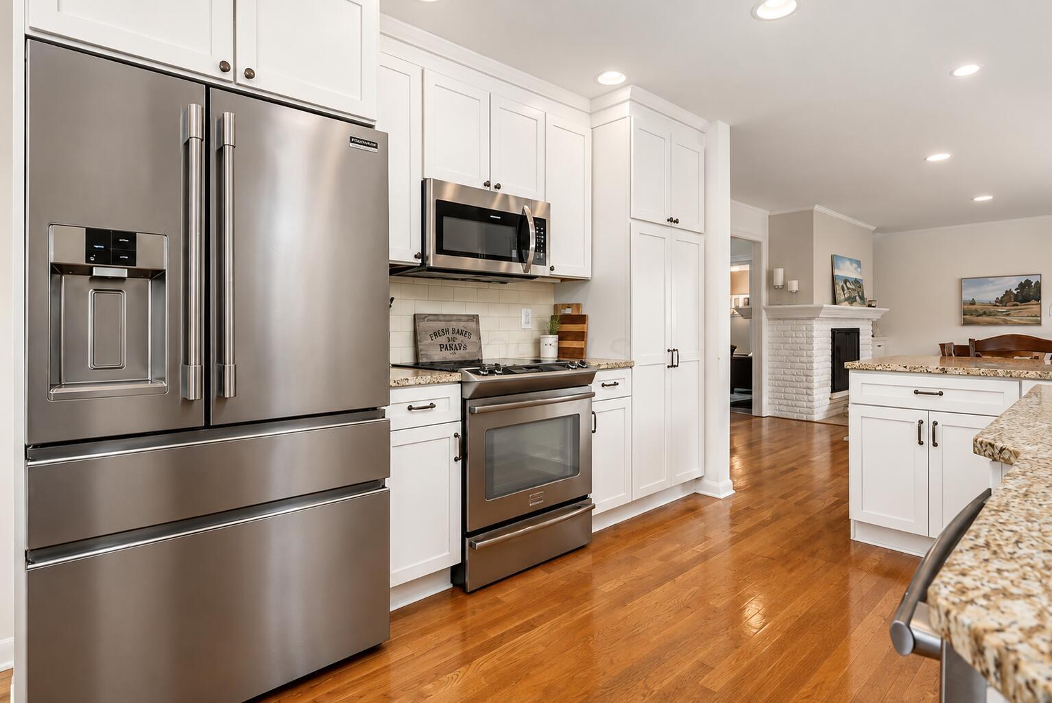 2088 Lytham Road Columbus, OH 43220 - Photo 16 of 64 Kitchen