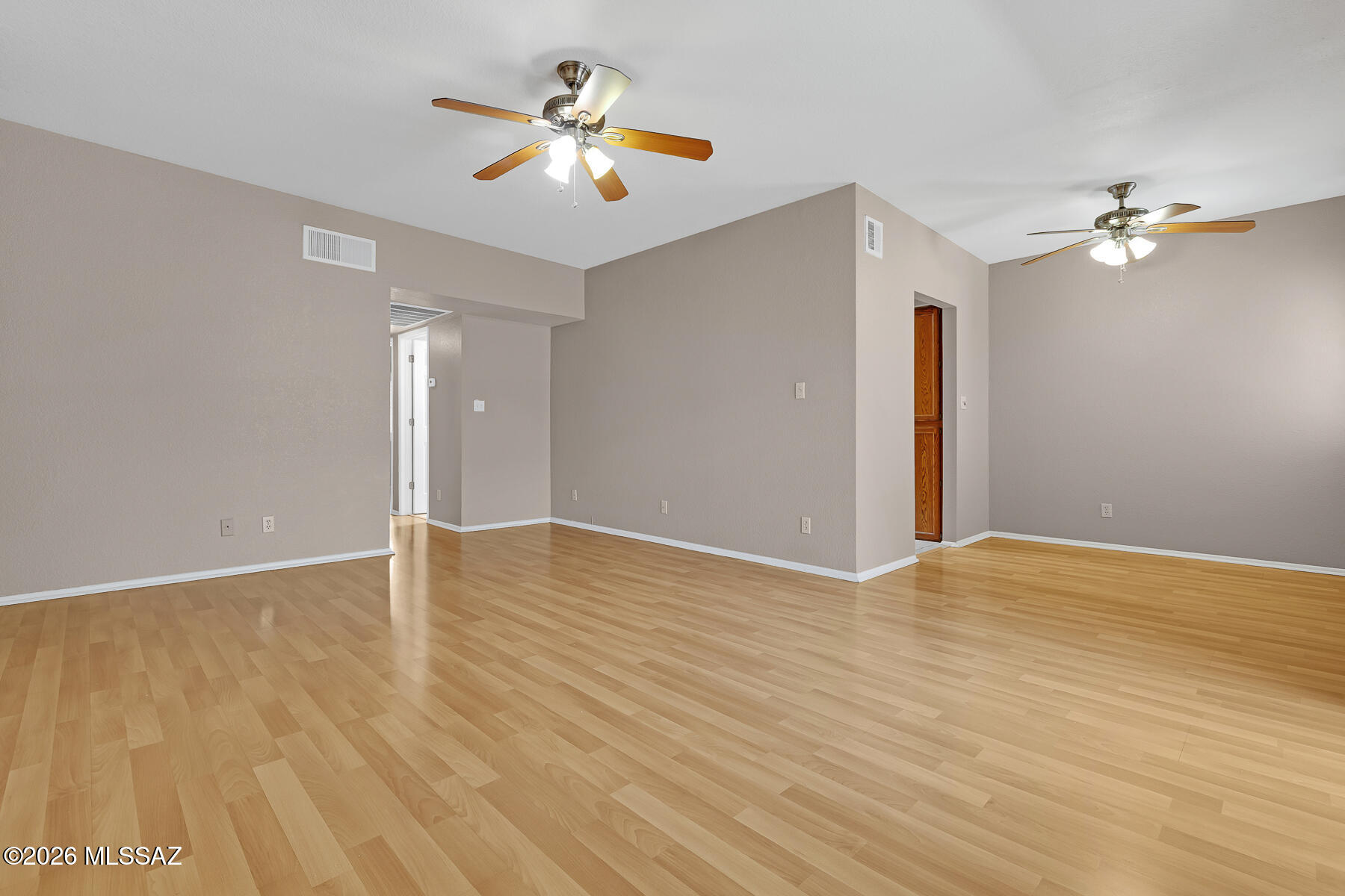 5500 North Valley View Road, Unit 213 Tucson, AZ 85718 - Photo 4 of 32 Ceiling Fans!