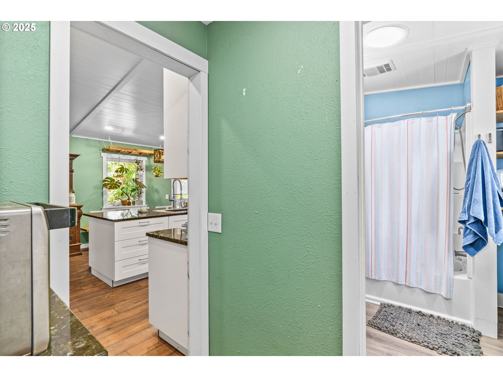 34755 Row River Road Cottage Grove, OR 97424 - Photo 11 of 43