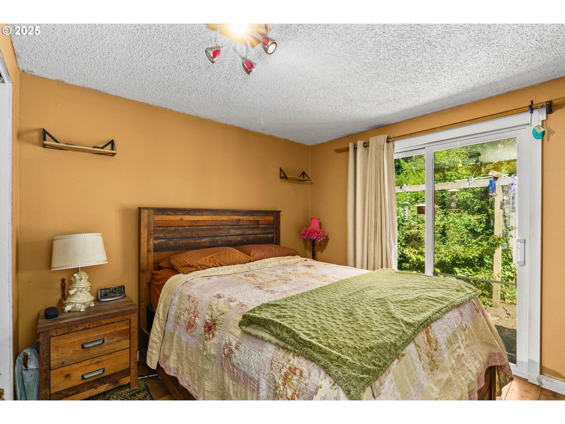 34755 Row River Road Cottage Grove, OR 97424 - Photo 17 of 43