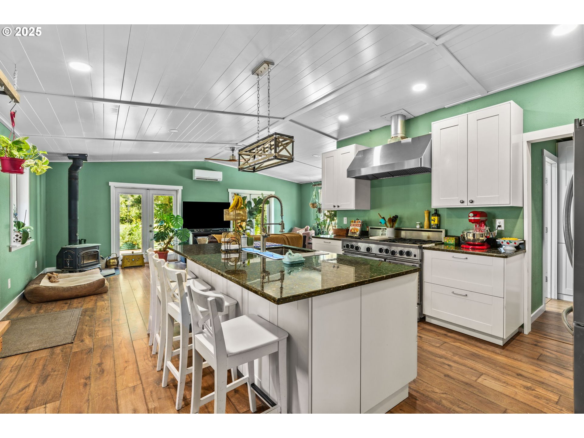 34755 Row River Road Cottage Grove, OR 97424 - Photo 7 of 43