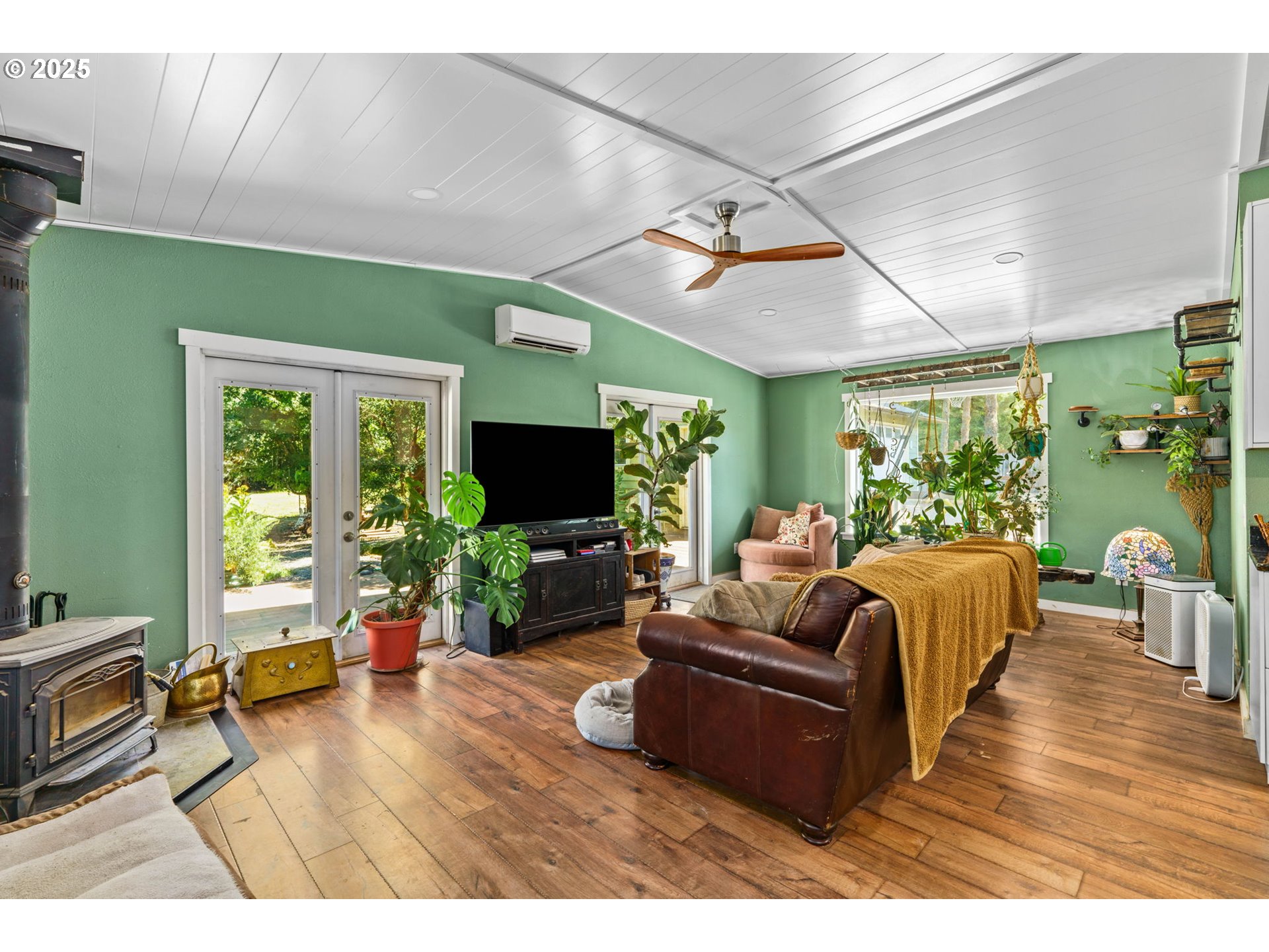 34755 Row River Road Cottage Grove, OR 97424 - Photo 8 of 43